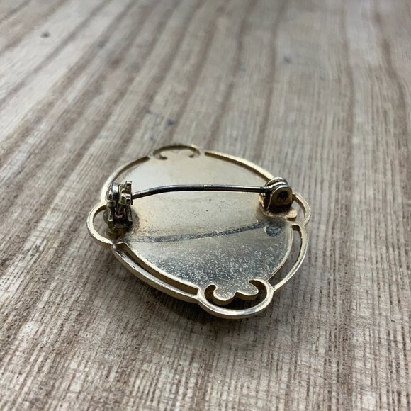 Asian Richsaw Vintage Gold Tone Black Resin Encased Pin - Picture 3 of 6